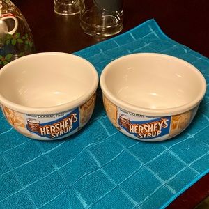 Set of Vintage Hershey   Syrup cereal, soup, chowder or chili bowls